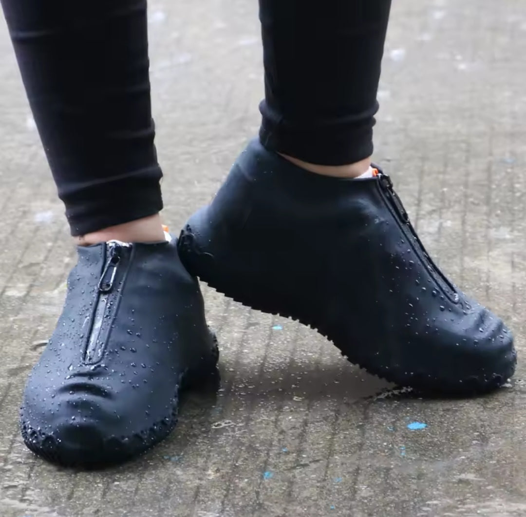 Vantette skotrekk i svart farge med svart glidelås - DrySteps